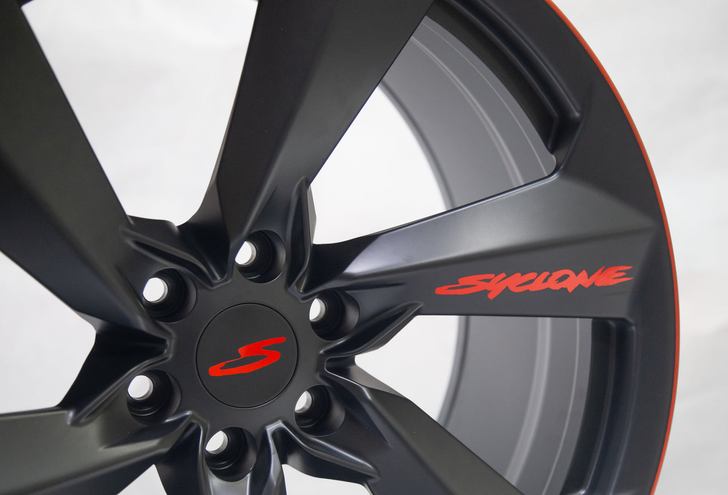 Syclone Wheel (Includes Centercaps)