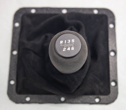 Billet Shift Knob Cap in Black – Gen 6 Camaro (Manual)